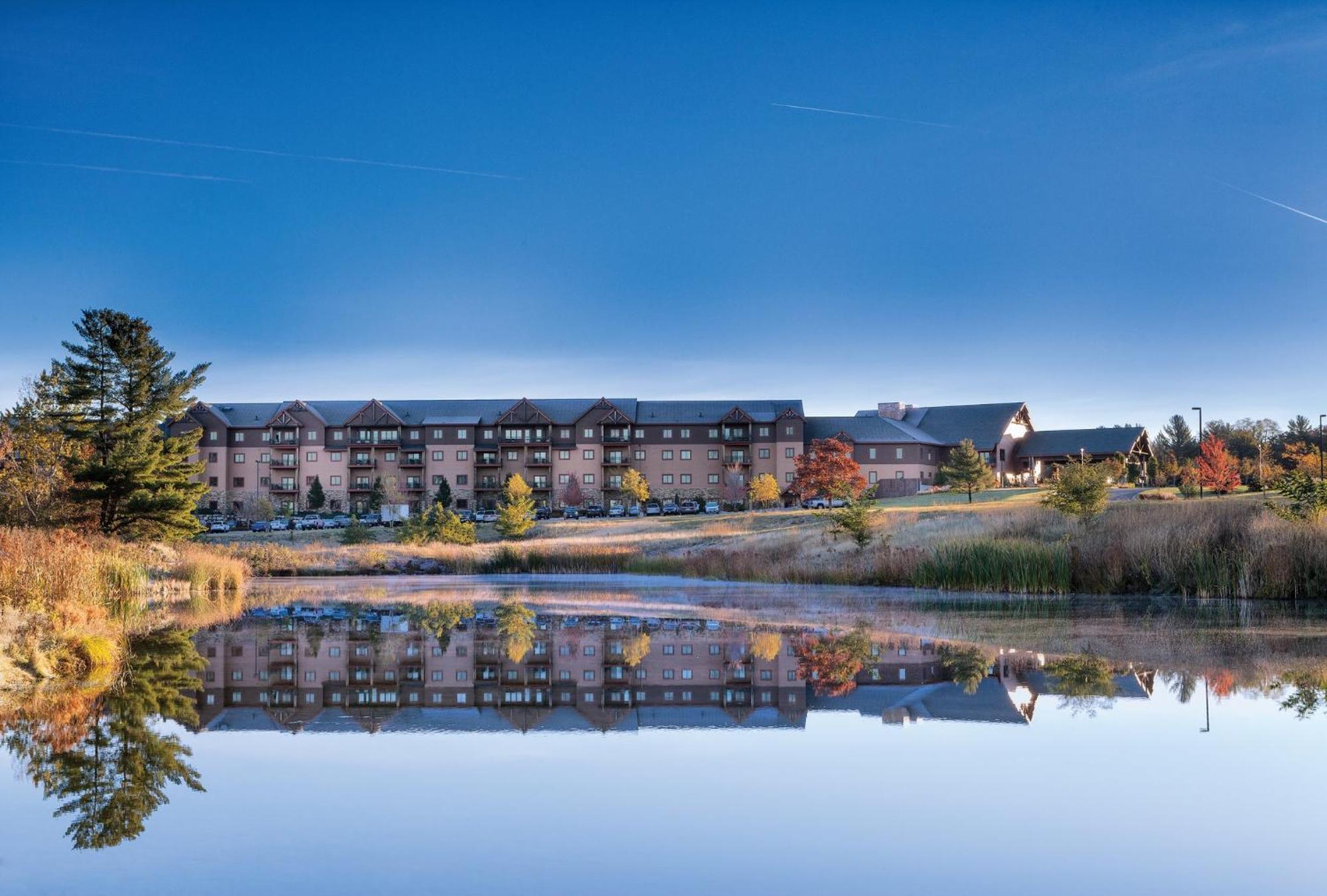 Club Wyndham Glacier Canyon Wisconsin Dells Exterior photo