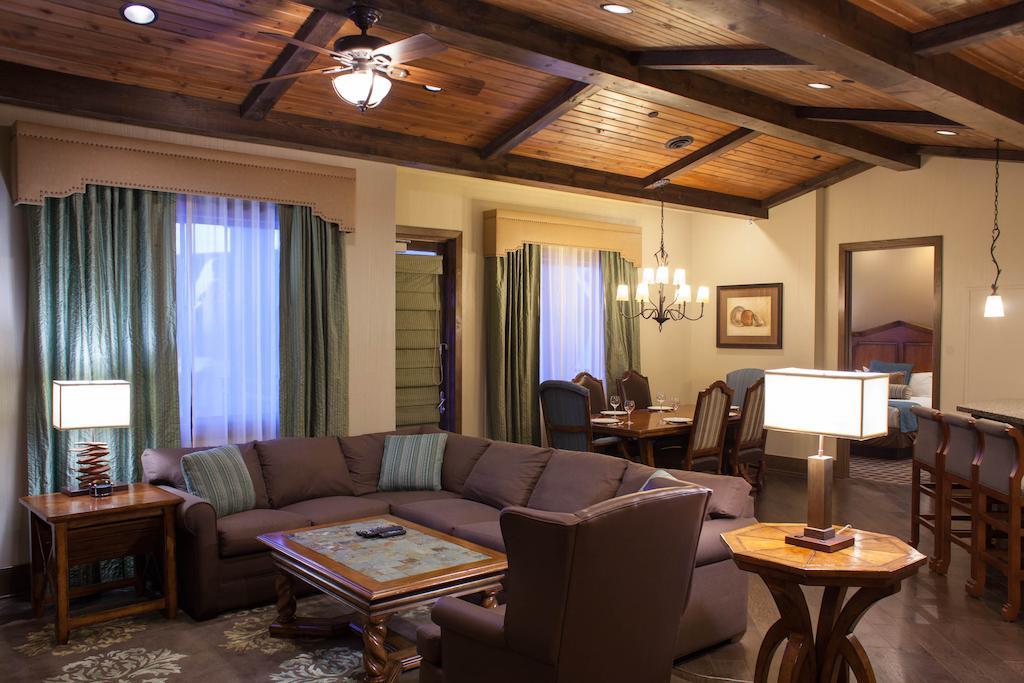 Club Wyndham Glacier Canyon Wisconsin Dells Room photo