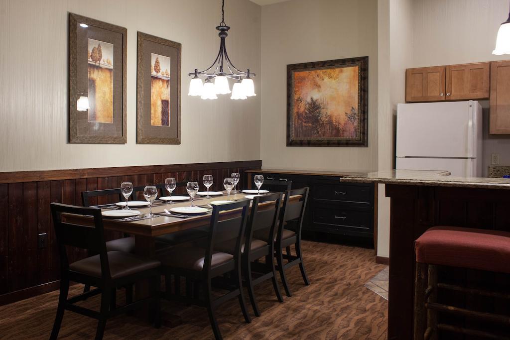 Club Wyndham Glacier Canyon Wisconsin Dells Room photo